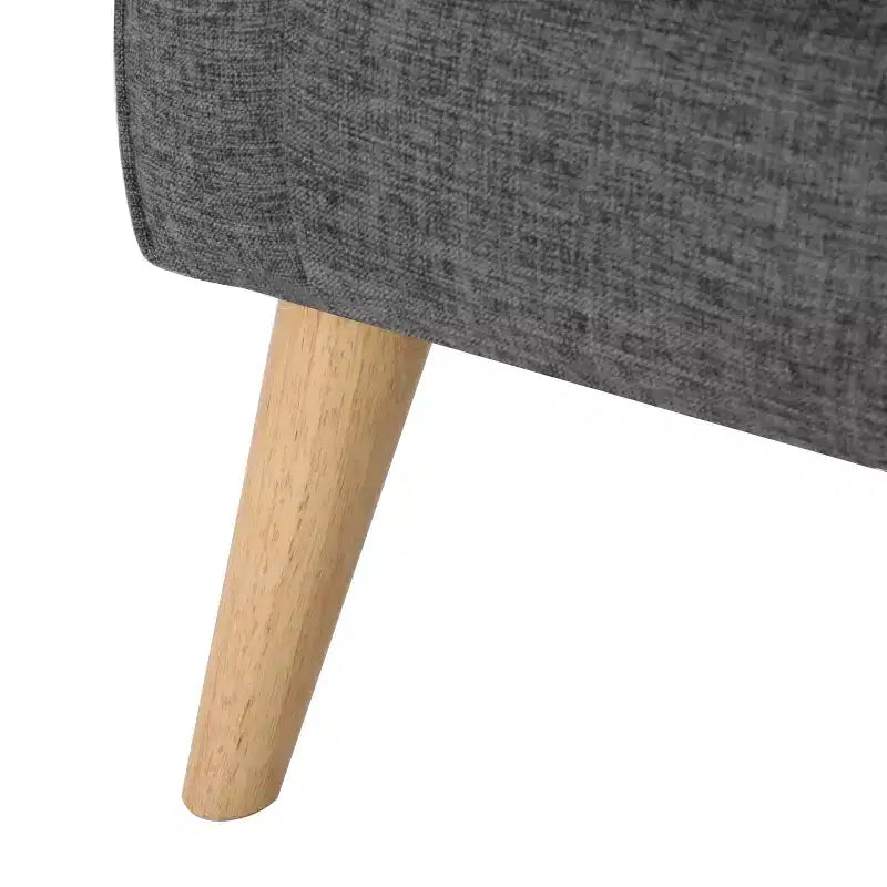 Divanetto Halima in stile moderno di metà secolo GDFStudio con braccioli arrotolati e gambe svasate in legno di Hevea