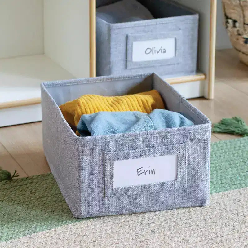 Mobile Contenitore in Legno a 2 Sezioni Guidecraft EdQ con Panca per Aula, Organizzatore a Cubi per Bambini con Scaffali e Ganci per Cappotti