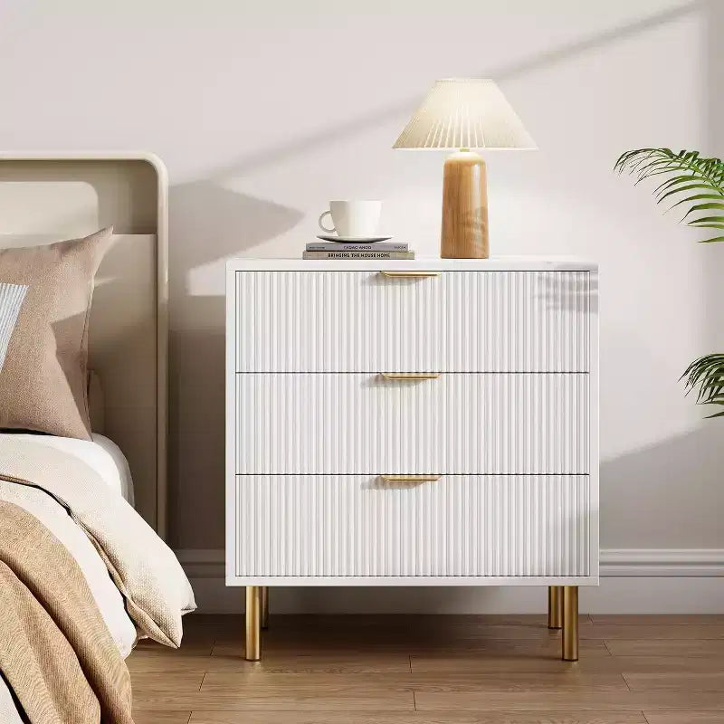 Cassettiera Moderna a 3 Cassetti - Maniglie Dorate e Ampio Spazio Contenitivo per Camera da Letto e Soggiorno
